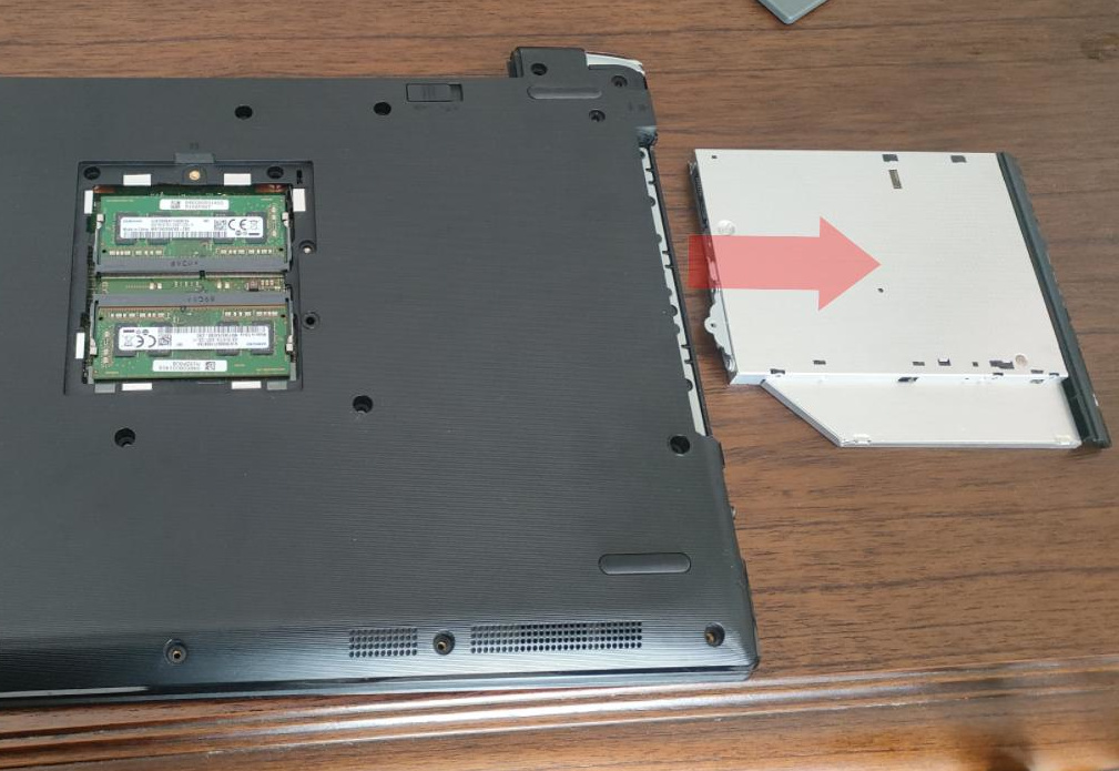 Dynabook T75/G（2018夏モデル）のSSD換装 | パソコンりかばり堂 